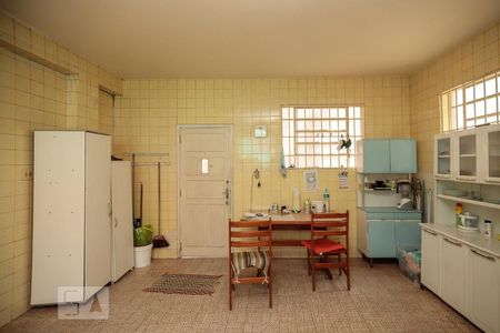 Casa à venda com 360m², 4 quartos e 8 vagasCozinha