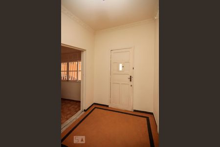 Casa à venda com 360m², 4 quartos e 8 vagasHall acesso aos quartos