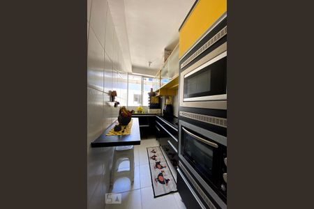 Apartamento à venda com 100m², 2 quartos e 1 vagaCozinha