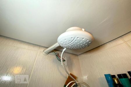 Apartamento à venda com 100m², 2 quartos e 1 vagaChuveiro do Banheiro 1