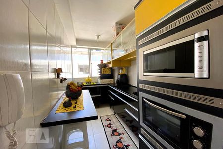 Apartamento à venda com 100m², 2 quartos e 1 vagaCozinha