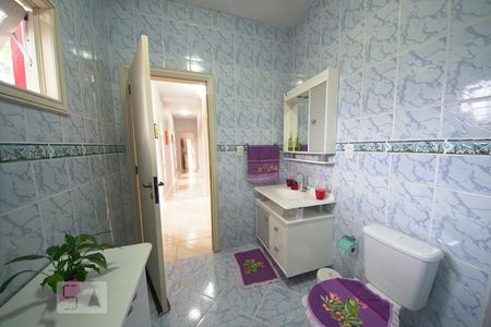 Casa à venda com 450m², 5 quartos e 4 vagasBanheiro 2