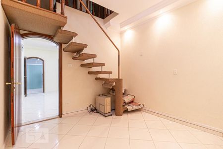 Sala de casa para alugar com 2 quartos, 115m² em Vila Osasco, Osasco