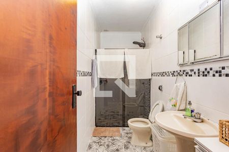 Casa à venda com 358m², 4 quartos e 5 vagasBanheiro da Suíte 1