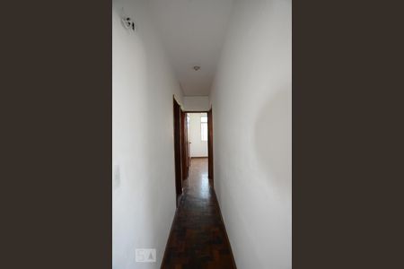Corredor de apartamento para alugar com 3 quartos, 115m² em Olaria, Rio de Janeiro