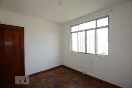 Quarto 1 de apartamento para alugar com 3 quartos, 115m² em Olaria, Rio de Janeiro