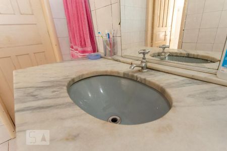 Casa à venda com 300m², 3 quartos e 2 vagasBanheiro