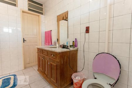 Casa à venda com 300m², 3 quartos e 2 vagasBanheiro