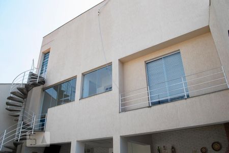 Casa à venda com 347m², 3 quartos e 6 vagasEDÍCULA