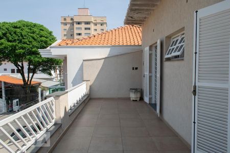 Casa à venda com 347m², 3 quartos e 6 vagasVARANDA QUARTO 1