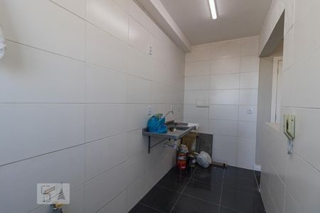 Sala/Cozinha de apartamento à venda com 2 quartos, 55m² em Sarandi, Porto Alegre