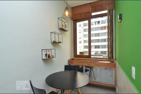Sala de apartamento para alugar com 2 quartos, 50m² em Copacabana, Rio de Janeiro