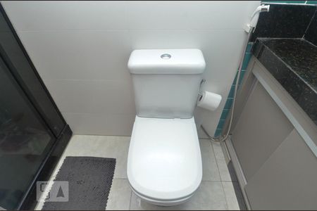 Banheiro de apartamento para alugar com 2 quartos, 50m² em Copacabana, Rio de Janeiro