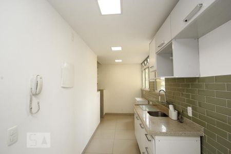 Cozinha de apartamento para alugar com 2 quartos, 76m² em Botafogo, Rio de Janeiro