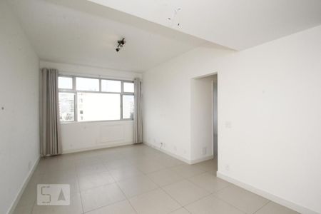 Apartamento para alugar com 76m², 2 quartos e 1 vagaSala