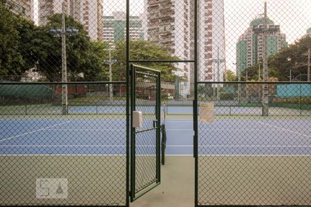 Apartamento para alugar com 100m², 2 quartos e 1 vaga Apartamento para alugar com 100m², 2 quartos e 1 vagaQuadras de tênis