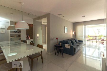 Sala de apartamento para alugar com 2 quartos, 100m² em Barra da Tijuca, Rio de Janeiro