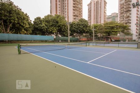 Apartamento para alugar com 100m², 2 quartos e 1 vaga Apartamento para alugar com 100m², 2 quartos e 1 vagaQuadras de tênis