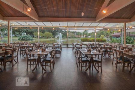 Apartamento para alugar com 100m², 2 quartos e 1 vaga Apartamento para alugar com 100m², 2 quartos e 1 vagaRestaurante