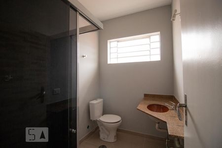 Casa à venda com 170m², 3 quartos e 2 vagas Casa à venda com 170m², 3 quartos e 2 vagasBanheiro