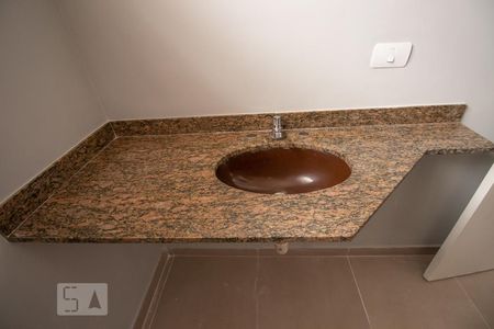 Casa à venda com 170m², 3 quartos e 2 vagas Casa à venda com 170m², 3 quartos e 2 vagasBanheiro da Suíte