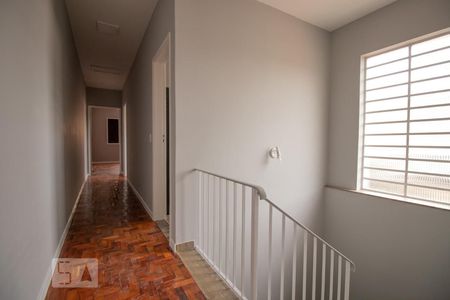 Casa à venda com 170m², 3 quartos e 2 vagas Casa à venda com 170m², 3 quartos e 2 vagasCorredor