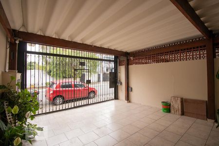 Casa à venda com 170m², 3 quartos e 2 vagas Casa à venda com 170m², 3 quartos e 2 vagasGaragem