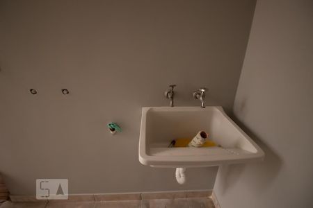 Casa à venda com 170m², 3 quartos e 2 vagas Casa à venda com 170m², 3 quartos e 2 vagasÁrea de Serviço