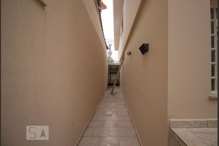 Casa à venda com 170m², 3 quartos e 2 vagas Casa à venda com 170m², 3 quartos e 2 vagasCorredor Externo