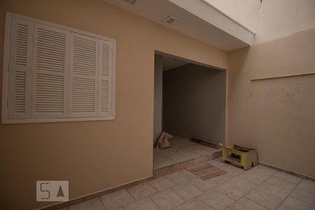 Casa à venda com 170m², 3 quartos e 2 vagas Casa à venda com 170m², 3 quartos e 2 vagasQuintal