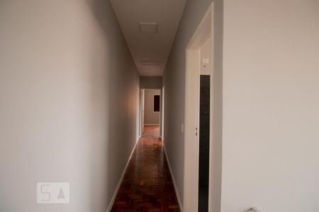Casa à venda com 170m², 3 quartos e 2 vagas Casa à venda com 170m², 3 quartos e 2 vagasCorredor