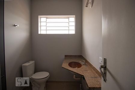 Casa à venda com 170m², 3 quartos e 2 vagas Casa à venda com 170m², 3 quartos e 2 vagasBanheiro