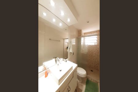 Apartamento à venda com 49m², 2 quartos e 1 vaga Apartamento à venda com 49m², 2 quartos e 1 vagaBanheiro Social