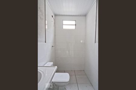 Banheiro de casa de condomínio para alugar com 1 quarto, 80m² em Vila Amélia, São Paulo