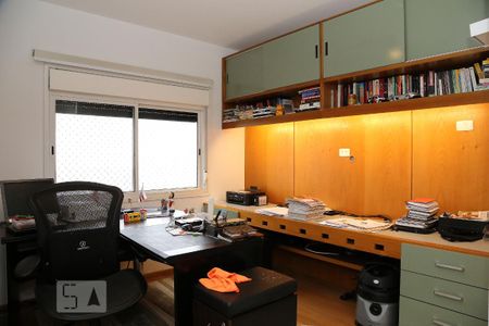 Apartamento à venda com 280m², 2 quartos e 4 vagasEscritório