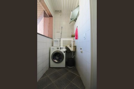 Apartamento à venda com 80m², 3 quartos e 1 vagaÁrea de Serviço