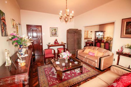 Apartamento à venda com 156m², 4 quartos e sem vagaSala