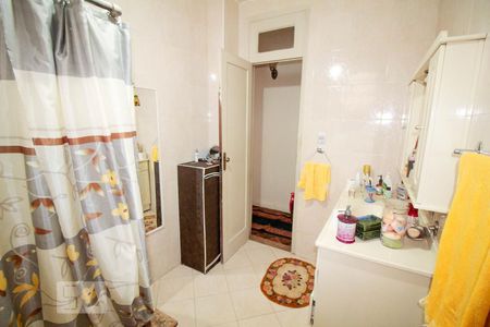Apartamento à venda com 156m², 4 quartos e sem vagaBanheiro 