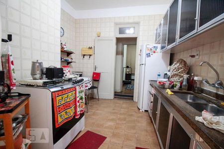 Apartamento à venda com 156m², 4 quartos e sem vagaCozinha 