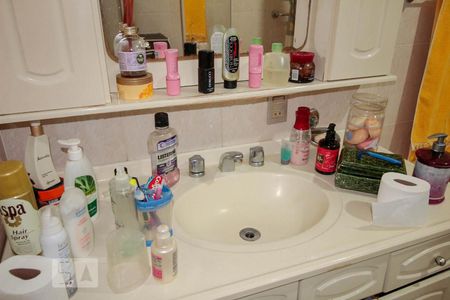 Apartamento à venda com 156m², 4 quartos e sem vagaBanheiro 