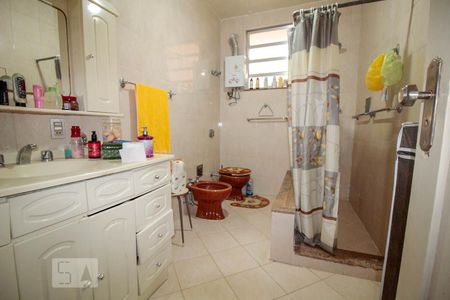 Apartamento à venda com 156m², 4 quartos e sem vagaBanheiro 