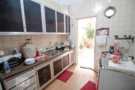 Apartamento à venda com 156m², 4 quartos e sem vagaCozinha 