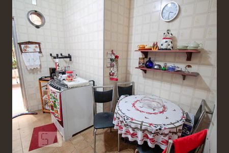 Apartamento à venda com 156m², 4 quartos e sem vagaCozinha 