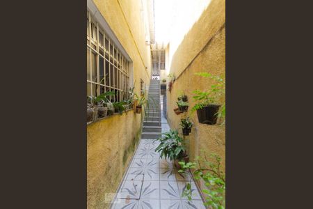 Casa à venda com 100m², 3 quartos e 2 vagas Casa à venda com 100m², 3 quartos e 2 vagasCorredor Lateral