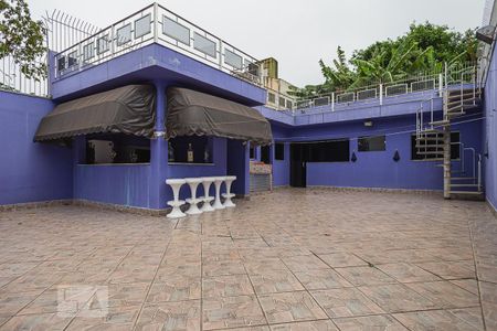 Casa à venda com 470m², 4 quartos e 6 vagas Casa à venda com 470m², 4 quartos e 6 vagasQuintal