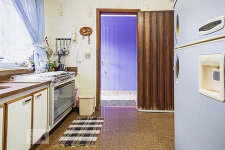 Casa à venda com 470m², 4 quartos e 6 vagas Casa à venda com 470m², 4 quartos e 6 vagasCozinha