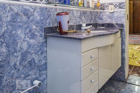 Casa à venda com 470m², 4 quartos e 6 vagas Casa à venda com 470m², 4 quartos e 6 vagasBanheiro da Suíte 3