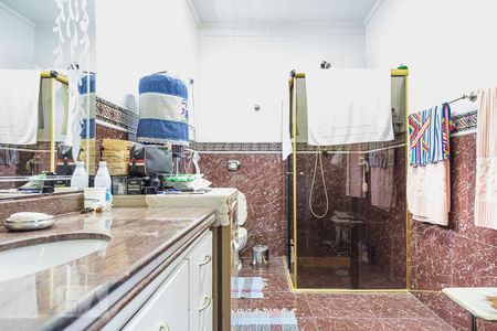 Casa à venda com 470m², 4 quartos e 6 vagas Casa à venda com 470m², 4 quartos e 6 vagasBanheiro - Suíte 1