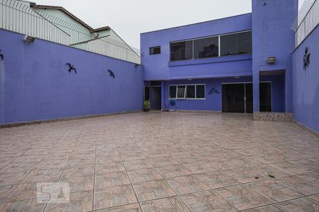 Casa à venda com 470m², 4 quartos e 6 vagas Casa à venda com 470m², 4 quartos e 6 vagasQuintal