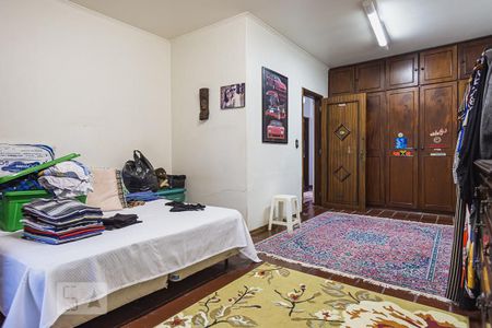 Casa à venda com 470m², 4 quartos e 6 vagas Casa à venda com 470m², 4 quartos e 6 vagasSuíte 3